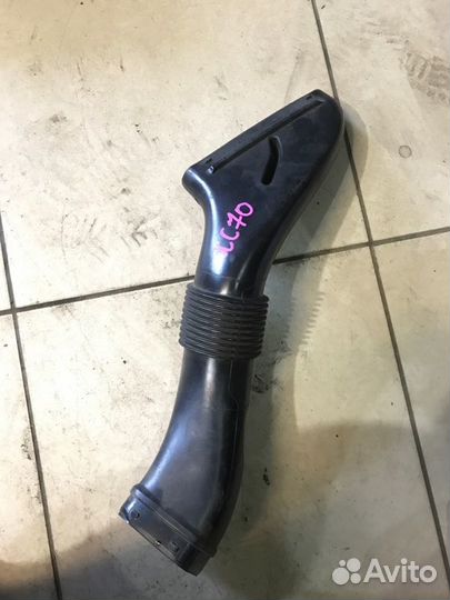 Воздухозаборник Volvo Xc70