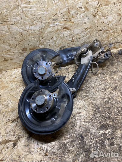 Задний кулак в сборе vw tiguan 1