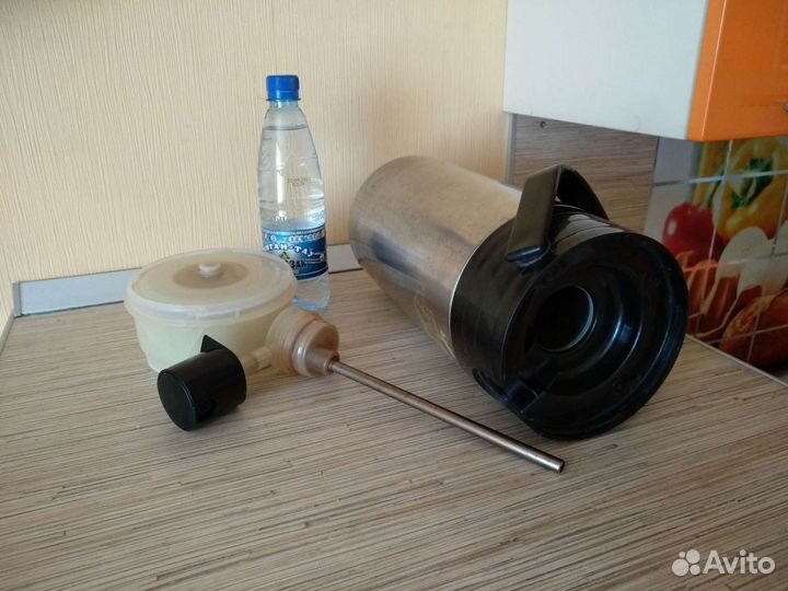 Термос с помпой