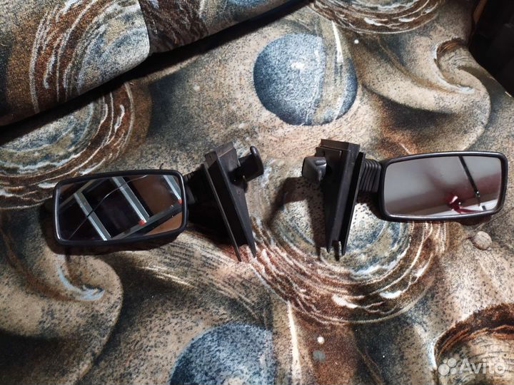 Боковое зеркало