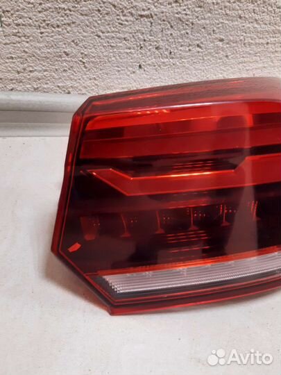 Задний фонарь VW Polo Лифтбэк.Оригинал.Правая