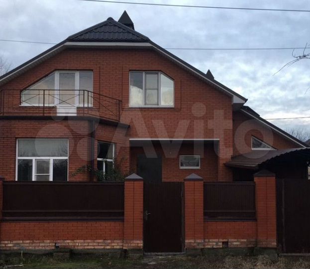 Дом 205 м² на участке 5,5 сот.