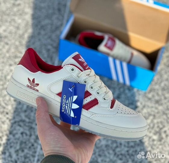 Кроссовки adidas новые белые качество люкс 41-45