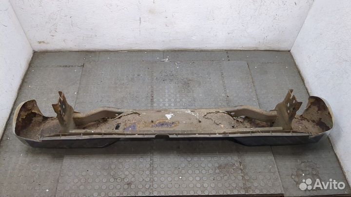 Бампер задний Nissan Navara, 2006