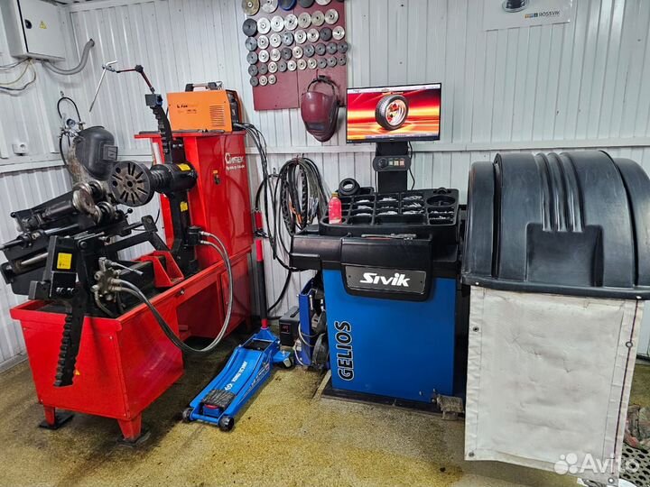 Мастер шиномонтажа