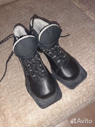 Лыжные ботинки