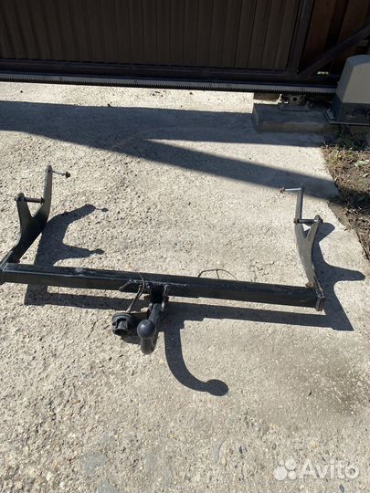 Фаркоп на LADA largus