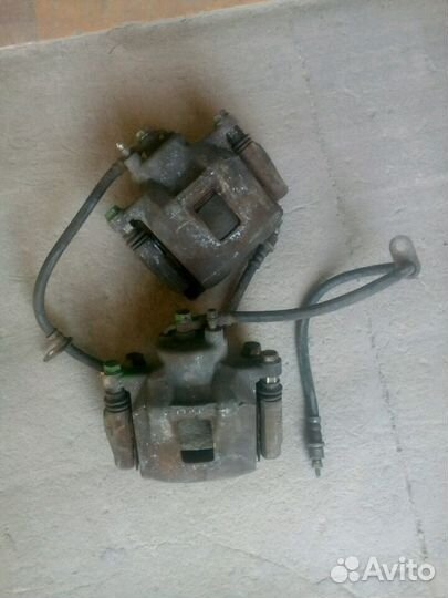 Суппорта тормозные на Toyota raum 20