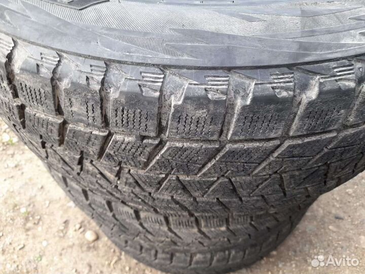 Bridgestone Blizzak DM-V1 265/60 R18