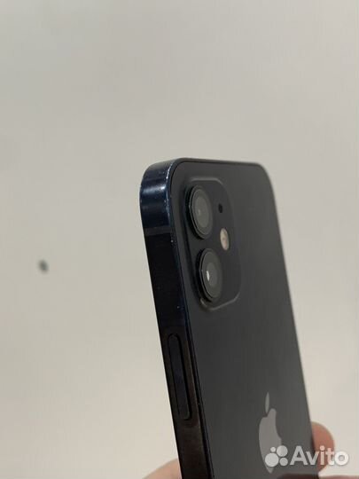 iPhone 12, 64 ГБ