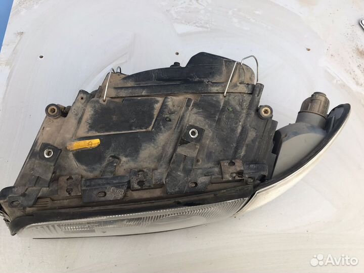 Audi A8 D2 фара левая