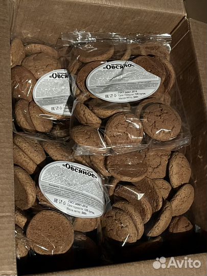 Вафли 9 кг. Овсянное 9 кг, печенье 5.5 кг