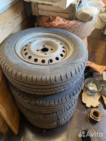 Viatti Strada Asimmetrico V-130 185/70 R14