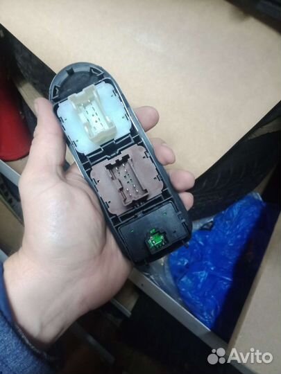 Водительский блок стеклоподъёмников LADA X-ray