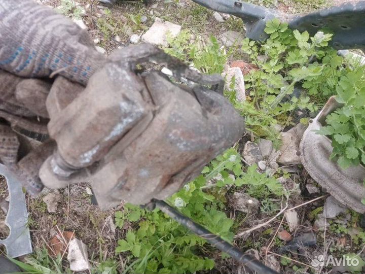 Суппорт передний левый Kia Ceed 2008