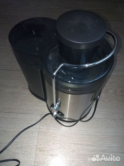 Соковыжималка центробежная новая