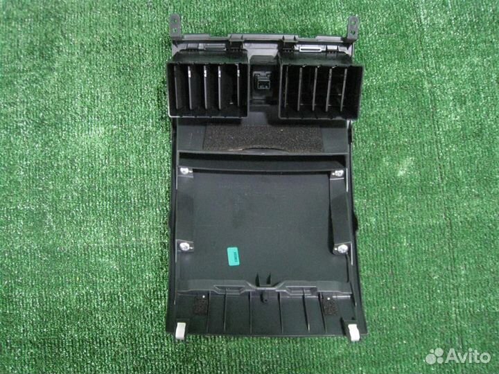 Дефлектор торпедо центральный fiat Sedici 2007