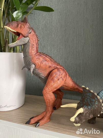 Динозавры jurassic world