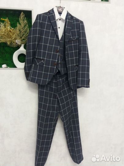 Костюм школьный +рубашки