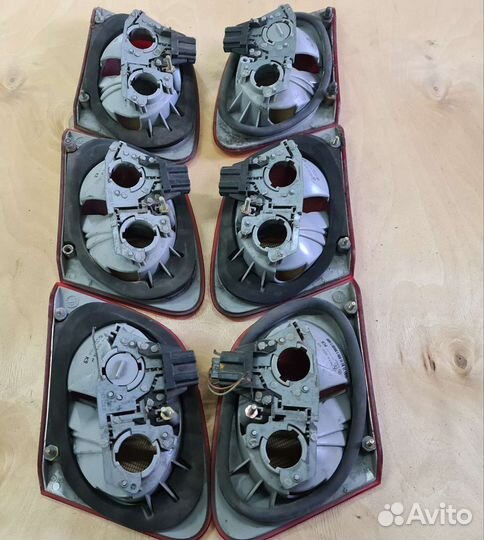 Задний внутренний фонарь Mercedes W210 дорест