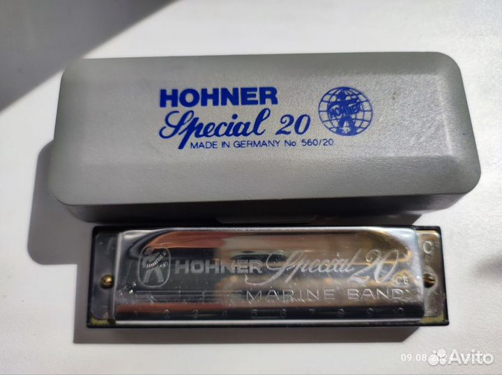 Губная гармошка Hohner с держателем