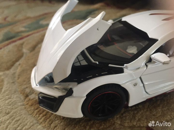 Машина игрушечная