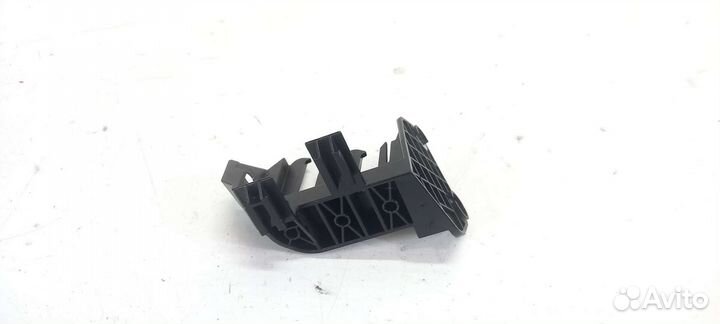 Кронштейн проводки форсунок Volkswagen Tiguan 2