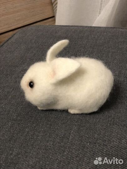 Кролик игрушка из шерсти