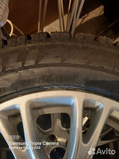 Bridgestone Blizzak Revo GZ 215/55 R16