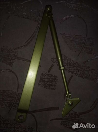 Рычаг доводчика двери