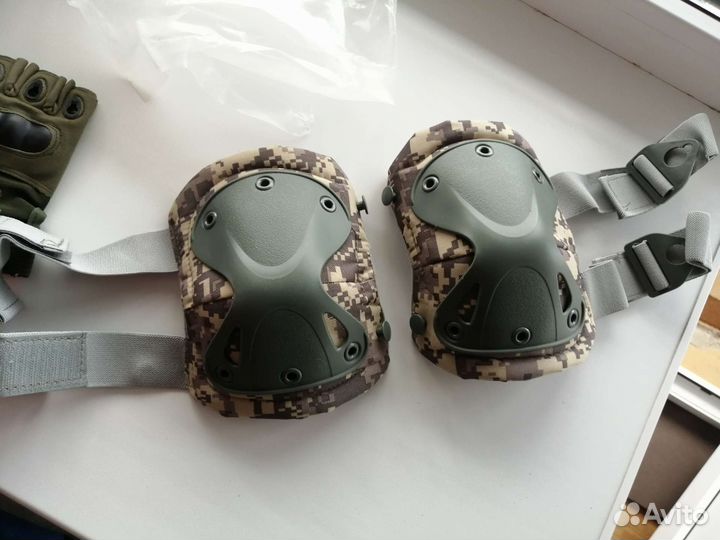 Наколенники