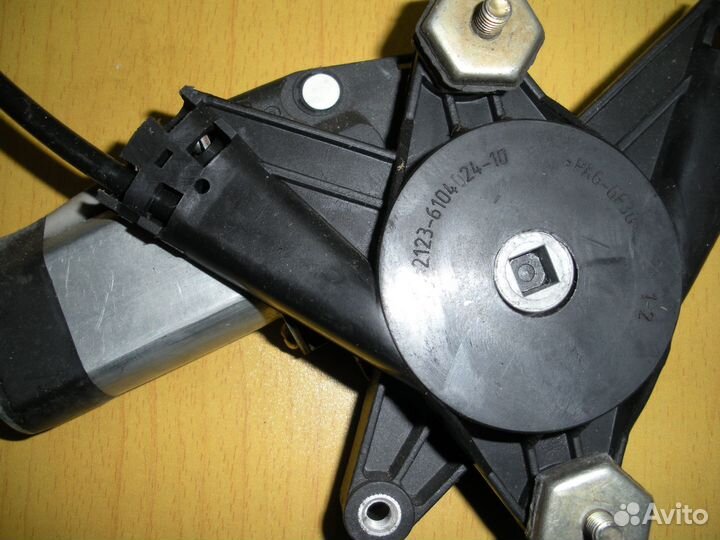 Стеклоподьемник Шевроле Нива