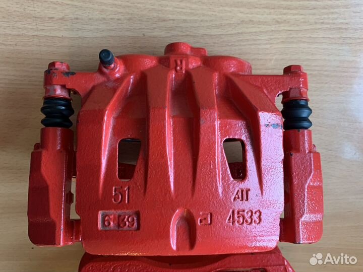 Суппорта тормозные оригинал 2 поршня Lexus RX 17г