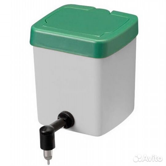 Поилка ниппельная с бачком 0,5л для кур и кроликов