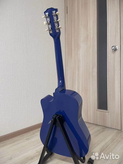 Гитара с рисунком волка