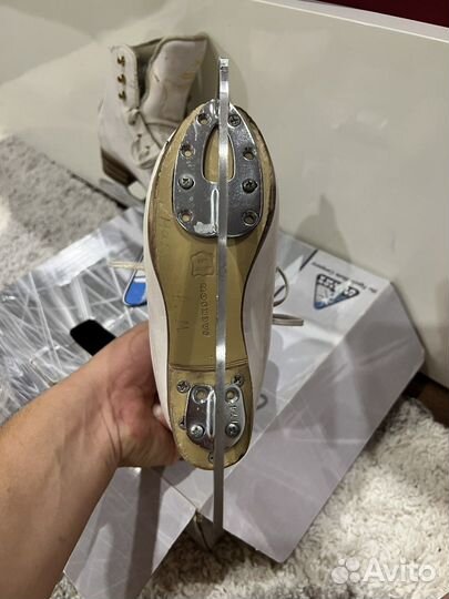 Фигурные коньки jackson elle