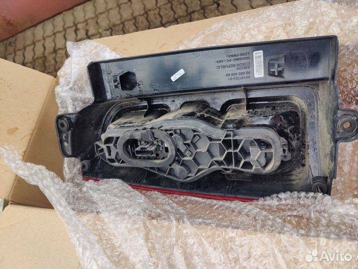 Фонарь Пежо тревеллер разбитый