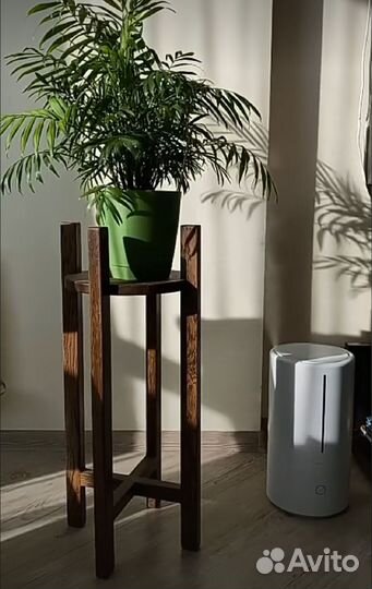 Полка под цветы напольная