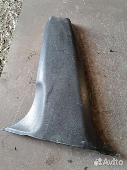 Обшивка стойки Honda Inspire