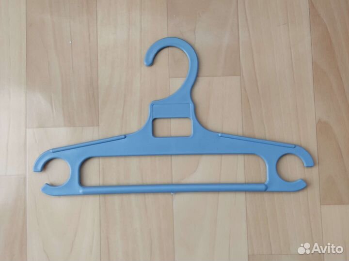 Вешалка 36-38 детская