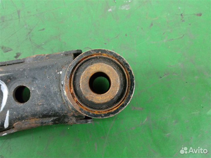 Рычаг подвески задний правый Nissan Juke YF15