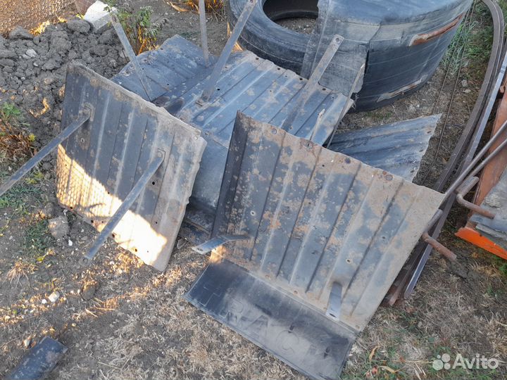 Подкрылки на кузов Камаз 45143