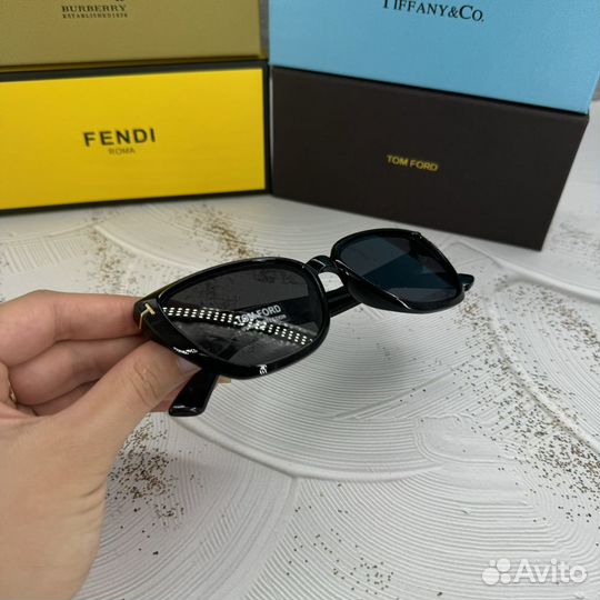 Очки женские Tom Ford солнцезащитные