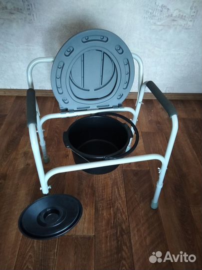 Кресло инвалидное с санитарным оснащением, 