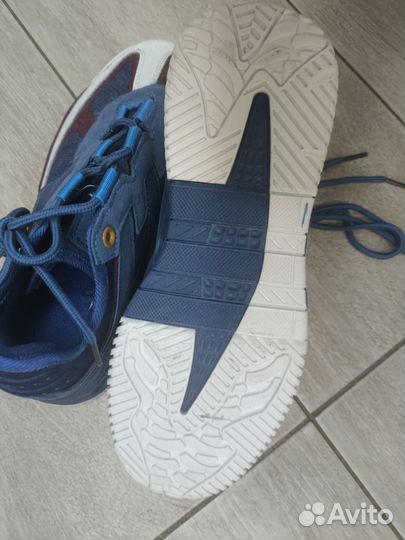 Кроссовки детские