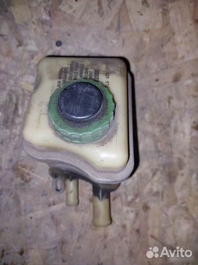 Бачок гур VW Touarerg 02-10