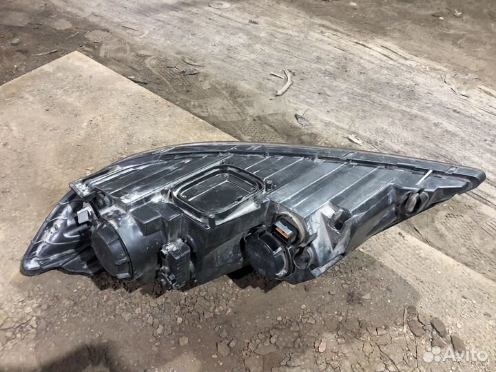 Фара kia sorento 2009