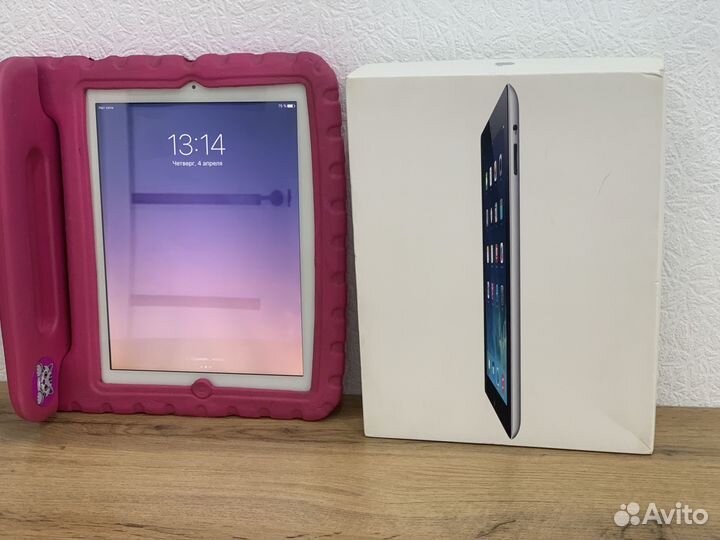 iPad 4 Retina Wi-fi + Sim + игры