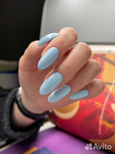 Модель на маникюр с покрытием гель лак