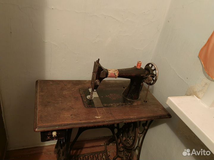 Швейная машина Singer